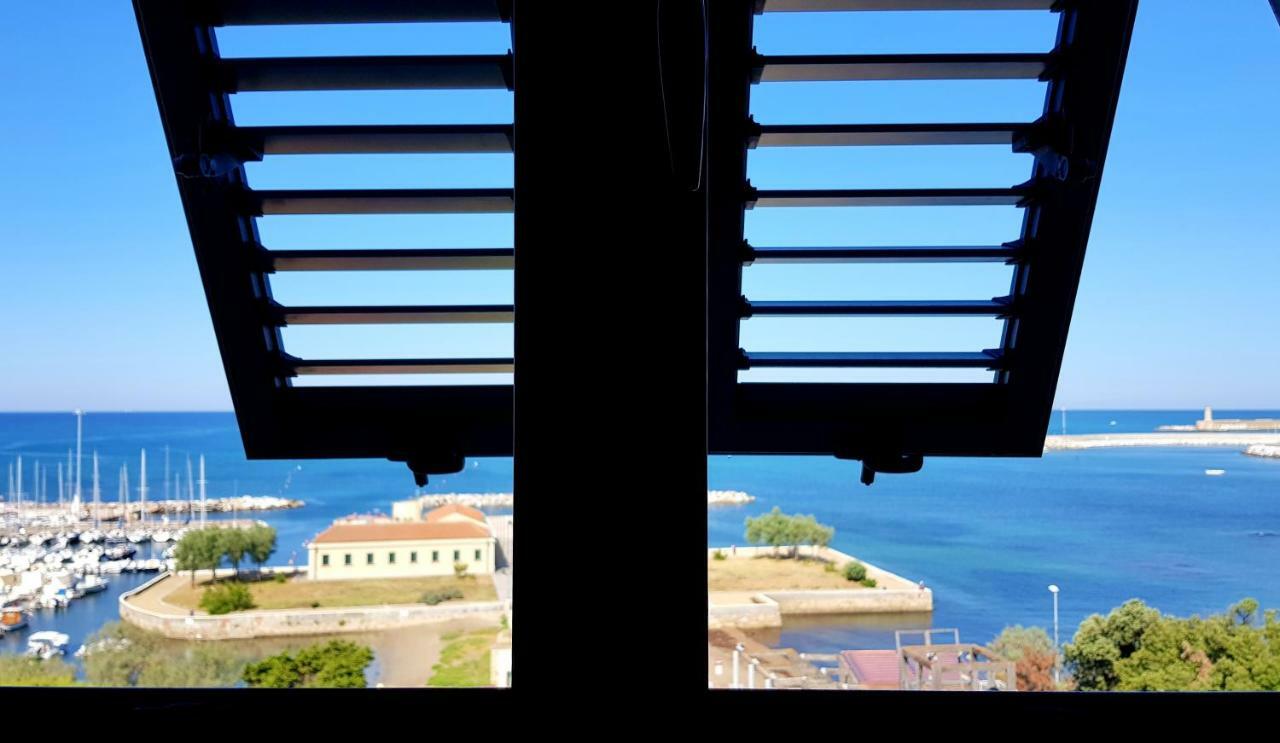 Almare - Sea Front Apartment Ливорно Екстериор снимка