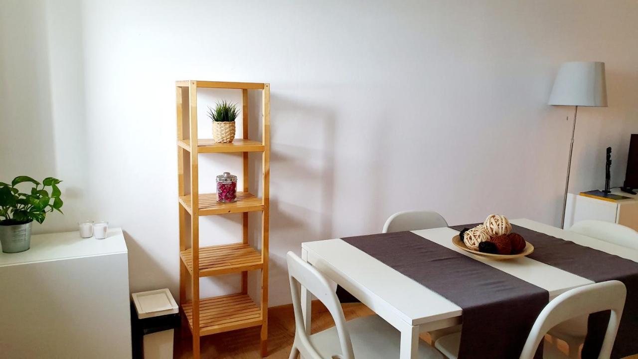 Almare - Sea Front Apartment Ливорно Екстериор снимка